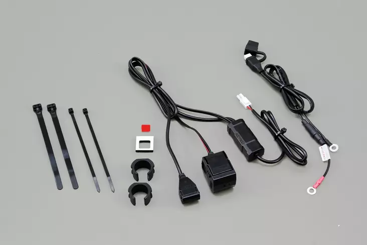 Daytona 12V USB/Tupakansytytin pistorasia - Kellot ja mittarit - 290-8101 - 1