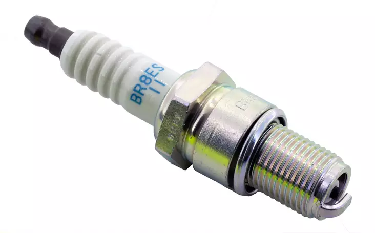NGK sparkplug BR8ES-11 - Sytytystulpat ja liittimet - 13-7986 - 1