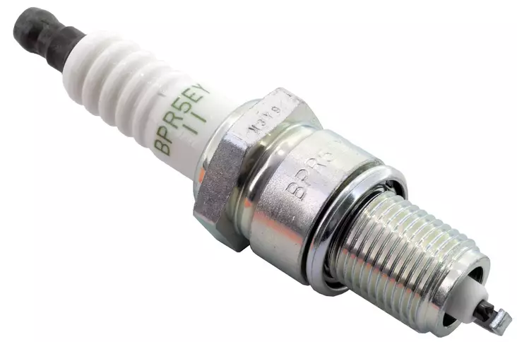 NGK sparkplug BPR5EY-11 - Sytytystulpat ja liittimet - 13-3028 - 1