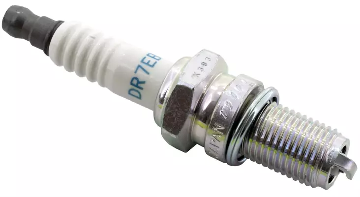 NGK sparkplug DR7EB Solid - Sytytystulpat ja liittimet - 13-5469 - 1